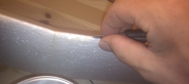 Entaille de l'emplacement du bord d'attaque