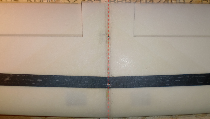 Les trous dans l'aile on le même décalage que ceux du fuselage