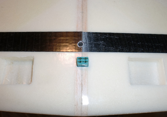 Montage à blanc de la fiche de servo d'aile