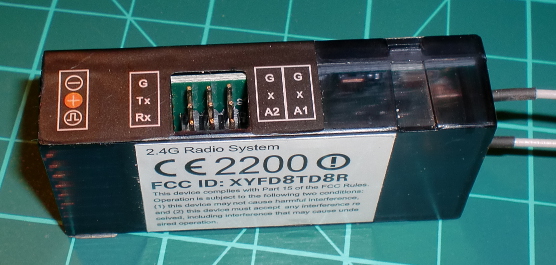 Récepteur avant retrait du capot