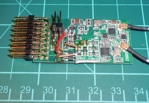 Connexion de la petite carte à l'alimentation du récepteur