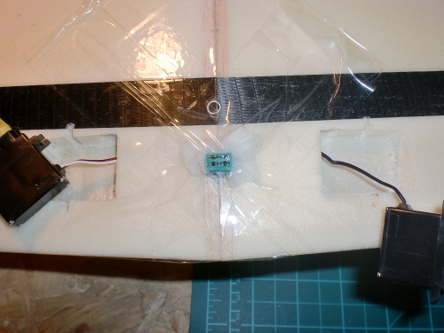 Collage de la prise servo et on comble l'ancien emplacement