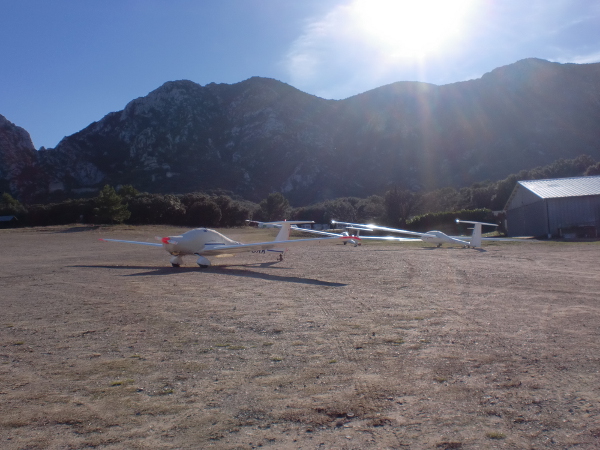 Les Alpilles sous un beau ciel bleu en cette fin d'année 2013